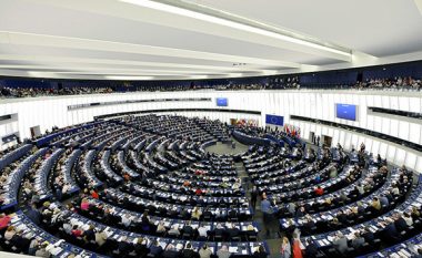 PE miraton raportet për Kosovën dhe Serbinë