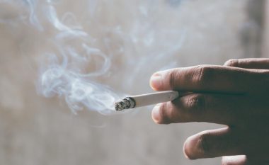 “Ndaloni pirjen e duhanit sa më shpejt të jetë e mundur”, Ja një arsye tjetër për ta lënë duhanin