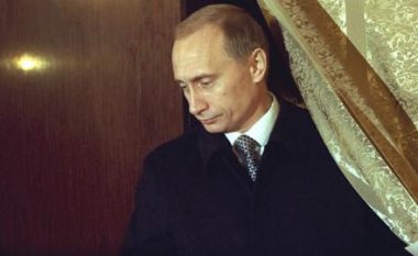 Urdhri që nuk erdhi kurrë dhe që ndryshoi gjithçka: Një histori e shkurtër e ngritjes së Putinit në pushtet