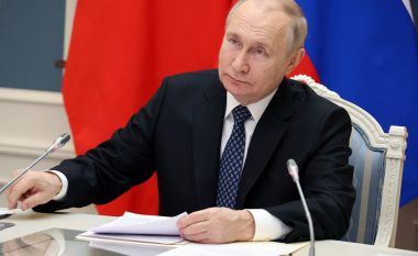 Putin i prerë: Bisedimet për paqe nisin vetëm nëse Ukraina pranon humbjen e territoreve