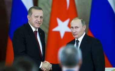 Lufta Rusi-Ukrainë, Erdogan telefonon Putin dhe i kërkon armëpushim: I nevojshëm për arritjen e paqes