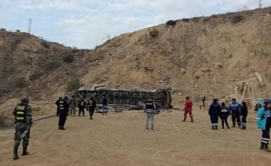 Autobusi bie nga shkëmbi në Peru, të paktën 25 të vdekur dhe shumë të plagosur