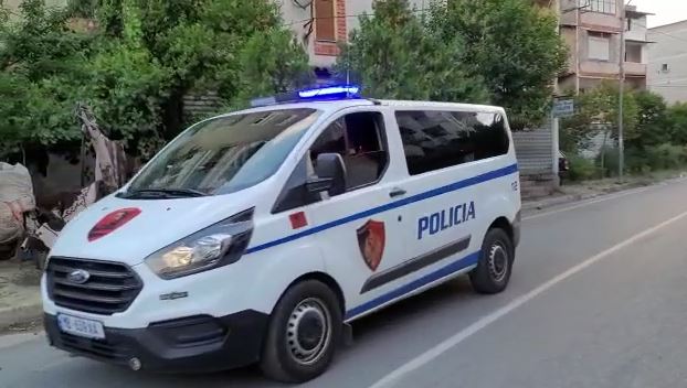 “Tapë” në timon, arrestohet ish-drejtori i Doganës së Fierit që përplasi këmbësoren në Vlorë