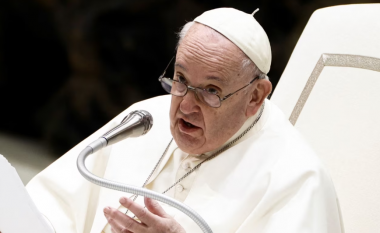 Papa Françesku: Homoseksualiteti nuk është krim
