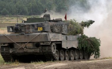 Pasi Gjermania hapi rrugën, një tjetër vend shtohet në listë për të dërguar tanke Leopard në Ukrainë