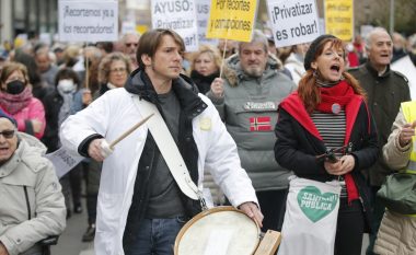 Protesta në Madrid kundër qeverisë rajonale: Po shkatërrojnë shëndetësinë publike
