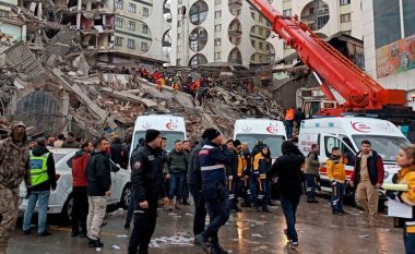 Tërmeti tragjik me mijëra viktima, SHBA dhe Britania ofrojnë ndihmë për Turqinë