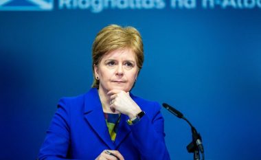 Nicola Sturgeon jep dorëheqje nga postimi i Ministres së Parë të Skocisë