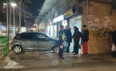 Përplasi tre makina te kryqëzimi i “Vasil Shantos” dhe ia mbathi me mjetin e tij, arrestohet 24-vjeçari nga Hasi