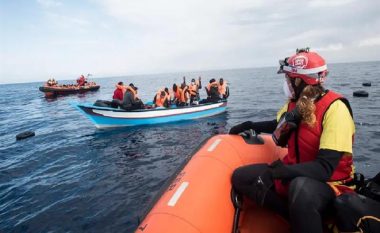 Mbytet varka me 73 emigrantënë brigjet e Libisë, të paktën 11 të vdekur