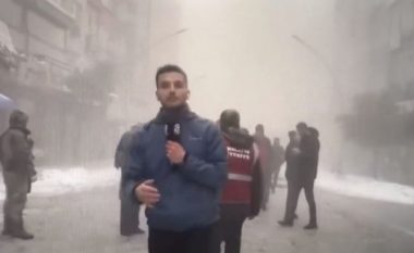 Turqia goditet nga një tërmet tjetër me magnitudë 7.7,  gazetari ishte “live” kur dridhet toka, njerëzit ulërasin në rrugë (video)