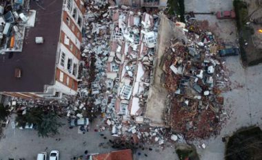 Tërmeti tragjik në Turqi, gjenden nën rrënoja trupat e familjes shqiptare