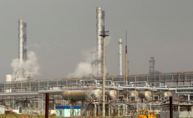 Rusia ndal furnizimet me naftë në Poloni