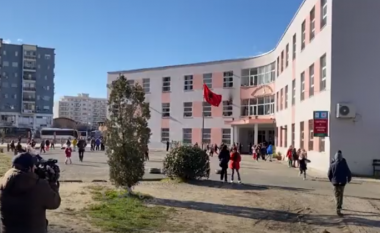 Kushi njoftoi se kanë marrë masa, 200 nxënës në Tepelenë mësim në klasa frigoriferike