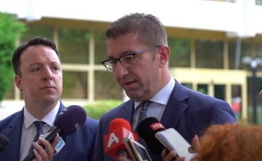 Mickoski hedh poshtë ofertën e Artan Grubit, që VMRO të mbështes ndryshimet e Kushtetutës
