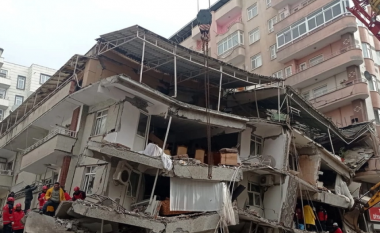 Tërmeti katastrofik në Turqi, ekspertët: I fuqishëm sa 130 bomba atomike