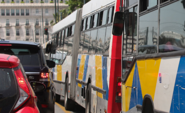 Urbani përplaset me makinën në Greqi, lëndohen 10 pasagjerë