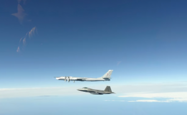 Objekti i paidentifikuar në hapësirën ajrore kanadeze, rrëzohet nga një avion luftarak