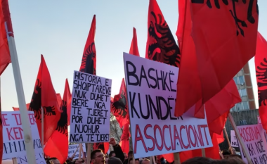 Studentët në Prishtinë protestojnë kundër Asosacionit: Kosova nuk ishte kurrë e Serbisë