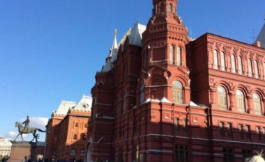 Parlamenti rus mblidhet 48 orë para 1-vjetorit të pushtimit të Ukrainës