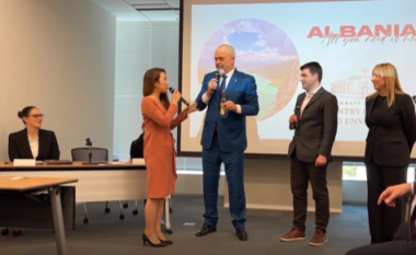 Rama qeras  japonezët me raki: Është 46% alkool (Video)