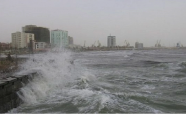 Moti përkeqësohet në fundjavë, Drejtoria e Përgjithshme Detare paralajmëron mjetet lundruese