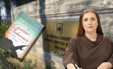U dënua se vodhi librin “Gjuetari i Balonave”, gazetarja tregon historinë e 19-vjeçarit: Nuk kishte lekë ta blinte