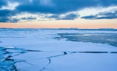 Ngrohja globale, shkencëtarët në alarm: Po shkrihen akujt në Antarktidë