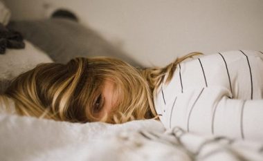 Me apo pa jastëk, si është më mirë të flini?