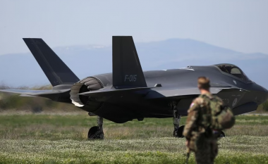 Tre avionë ushtarakë rusë kapen pranë Polonisë, i dorëzohen NATO-s