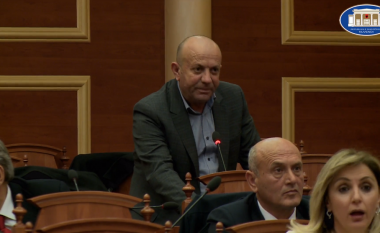 Fation Veizaj la mandatin, betohet në Kuvend Gëzim Ademaj