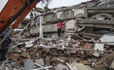 Fillojnë plaçkitjet pas tërmetit në Turqi, policia arreston 48 persona