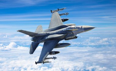 “The Economist” shpjegon: Pse i duhen Ukrainës avionët F-16 dhe si do t’i përdorë ata