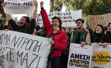 Artistët në Greqi nisin grevën, kundërshtojnë amendamentin e ri të qeverisë