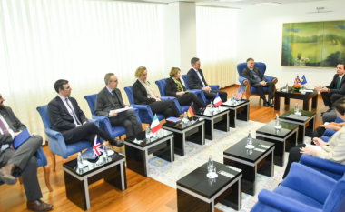 Kurti diskuton me ambasadorët e QUINT-it në OSBE për dialogun Kosovë-Serbi