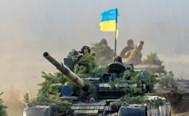 BE planifikon të trajnojë 30 mijë ukrainas për tu përballur me pushtimin rus