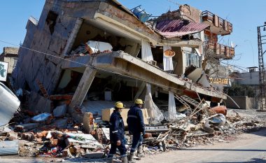 Mbi 17 mijë viktima në Turqi dhe Siri, vijon gara me kohën për të gjetur të mbijetuar