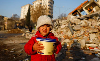 UNICEF: Miliona fëmijë janë prekur nga tërmetet në Turqi dhe Siri