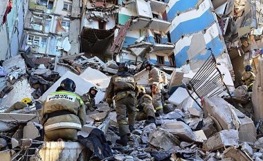 Ende ka shpresë! Një grua nxirret e gjallë pas 203 orësh nën rrënojat e tërmetit