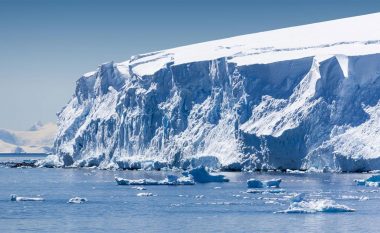 Akullnaja e ashtuquajtur “Fundi i Botës” dhe rreziqet që paraqet