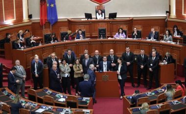 Çështja “McGonigal” rikthehet në Kuvend, 24 orë mocion me debat, Rama jep “llogari” para opozitës