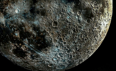Astronomët zbulojnë një “strukturë të thellë” nën kraterin më të madh të Hënës