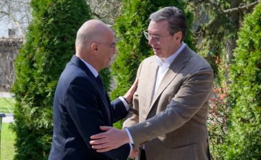 Ministri i Jashtëm grek vizitë në Beograd, zbardhet biseda me Vuçiç