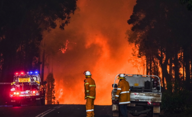 Australia shënon temperatura rekord, vendi “pushtohet” nga zjarret