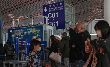 SHBA pritet të ndërpresë testimin e detyrueshëm për COVID-19 për udhëtarët nga Kina