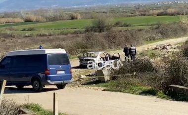 Makina e djegur e autorëve të masakrës në Tiranë, policia: Brenda “BMW”, tre armë zjarri