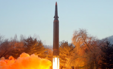 Koreja e Veriut ka testuar një raketë balistike me rreze të shkurtër