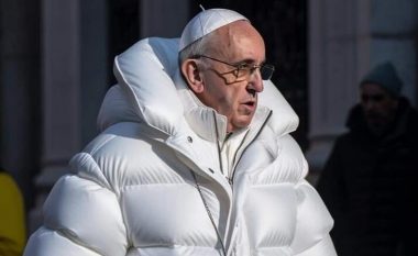 “Duket si reper i viteve ’90”, fotoja e Papa Franceskut që po çmend rrjetin