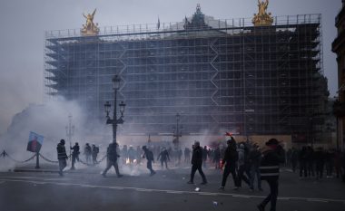 “Digjet” Franca, sindikatat: Më shumë se 3 milionë njerëz dolën në protesta