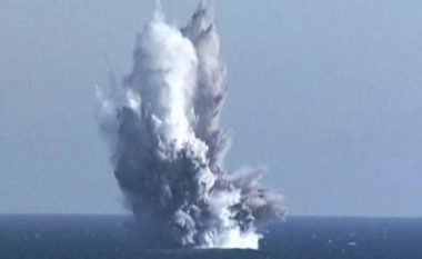 Koreja e Veriut teston dronin sulmues nënujor